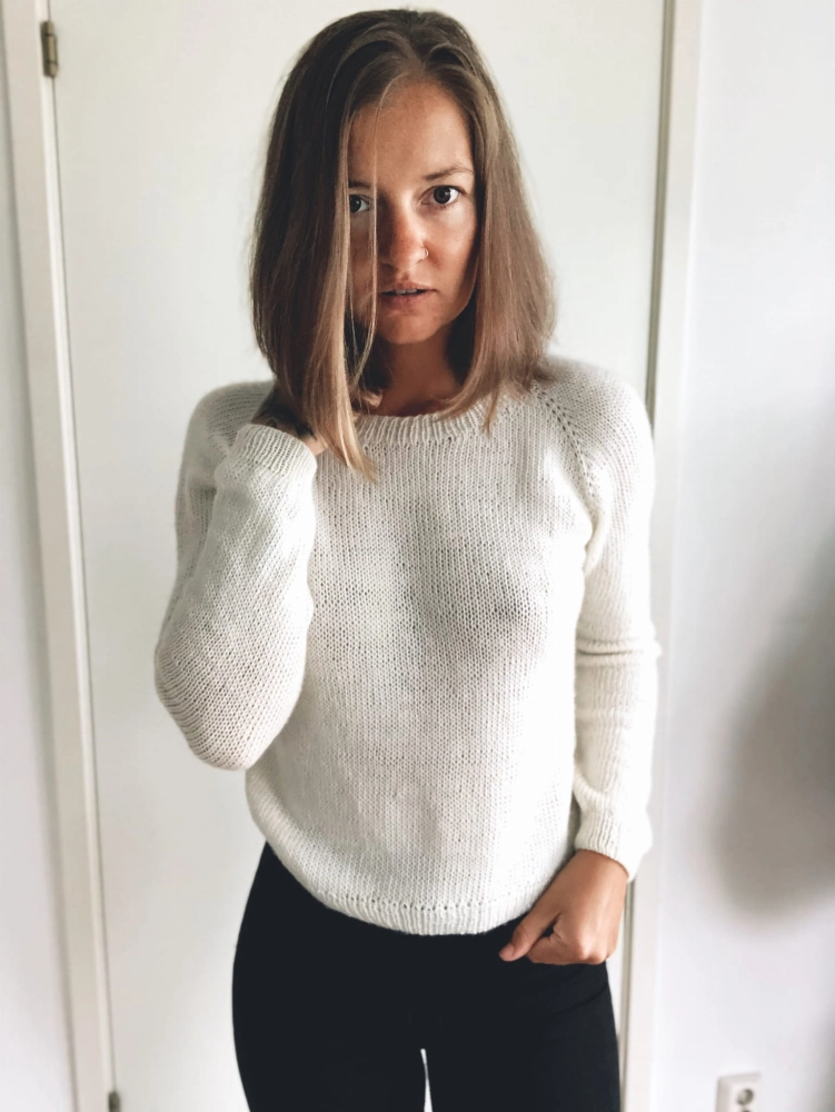 Hoya Sweater. Wzór na druty [PL]